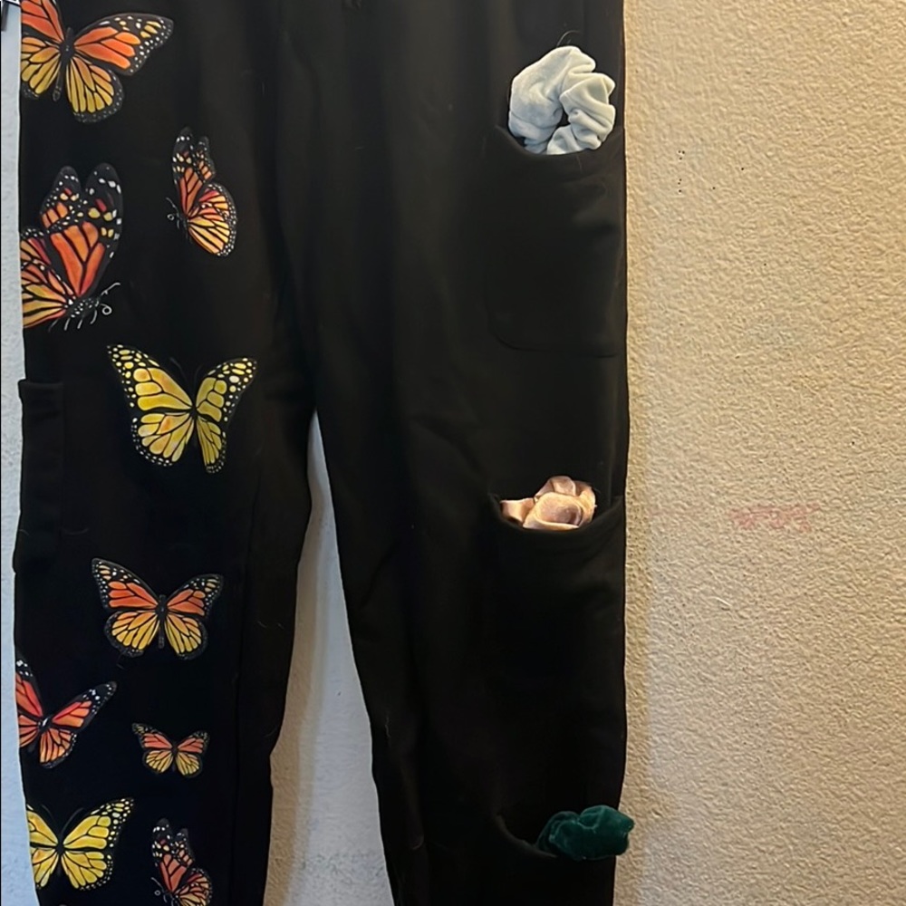 Joggers - Picture 2 of 4